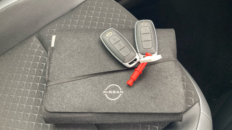 Nissan Juke 1.0 DiG-T 114 N-Connecta 5dr Petrol Hatchback